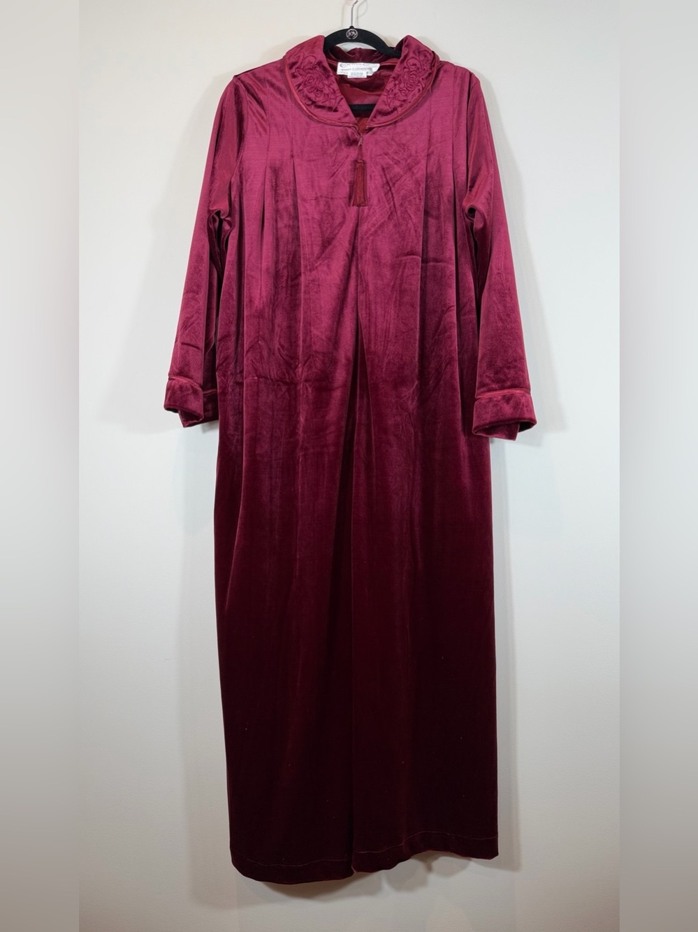Vintage Cinema Etoile Women's Long Velour Robe with Tassel Collar - Burgundy M